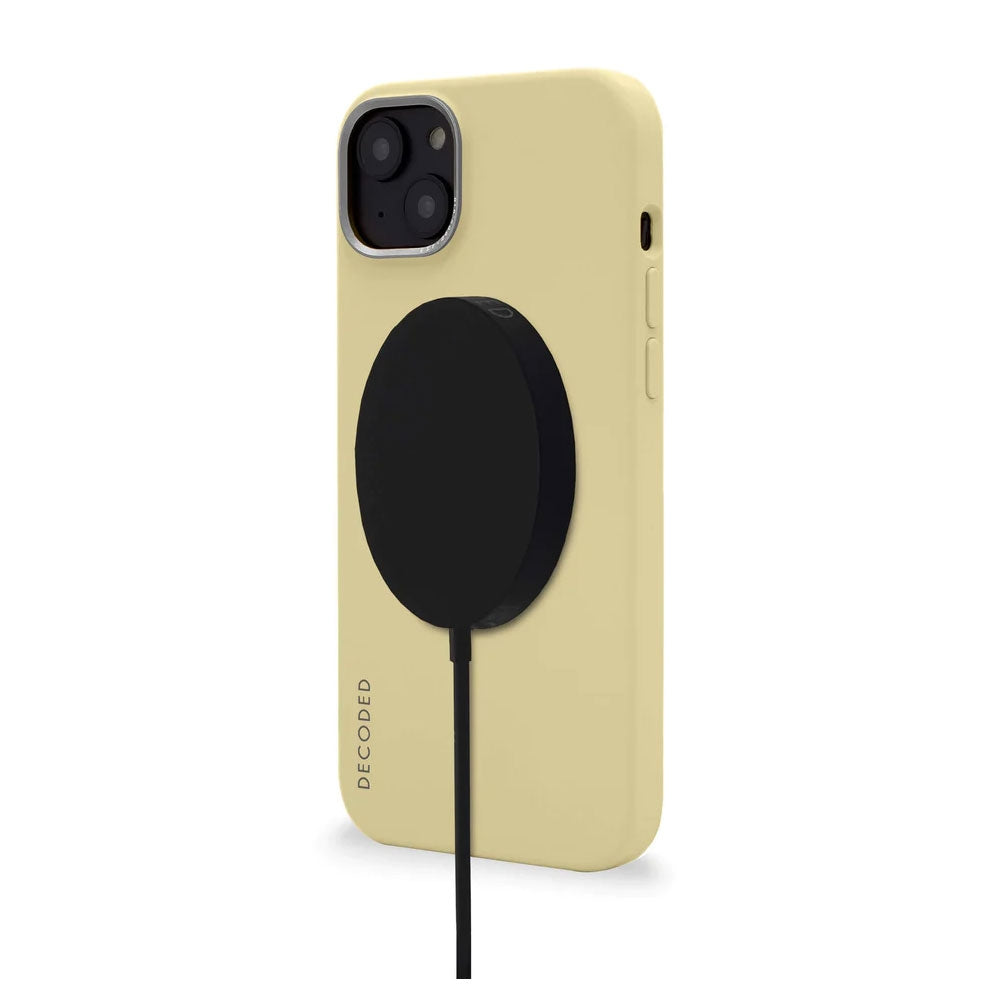 Decoded iPhone 14 silikonikuori MagSafella - keltainen