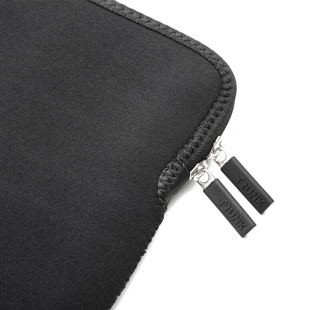 TRUNK MacBook Pro 16 suoja, musta