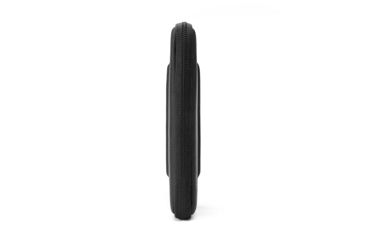 Booq Viper Hardcase, suojus MacBook Pro 14"