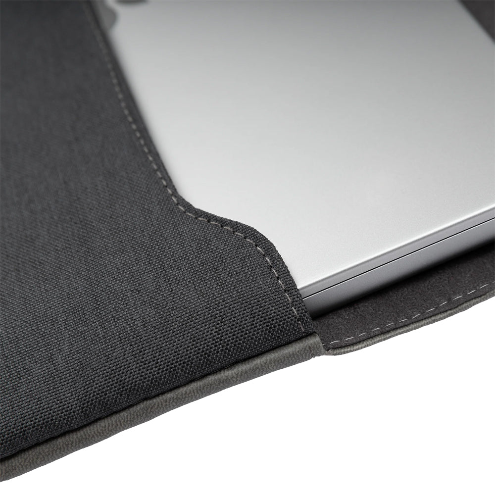 MagEasy MagSleeve MacBook Pro 16" suojatasku - musta