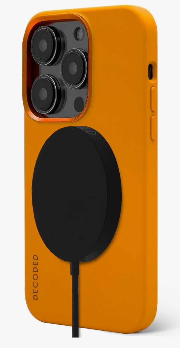 Decoded iPhone 14 Pro silikonikuori MagSafella - Aprikoosin oranssi