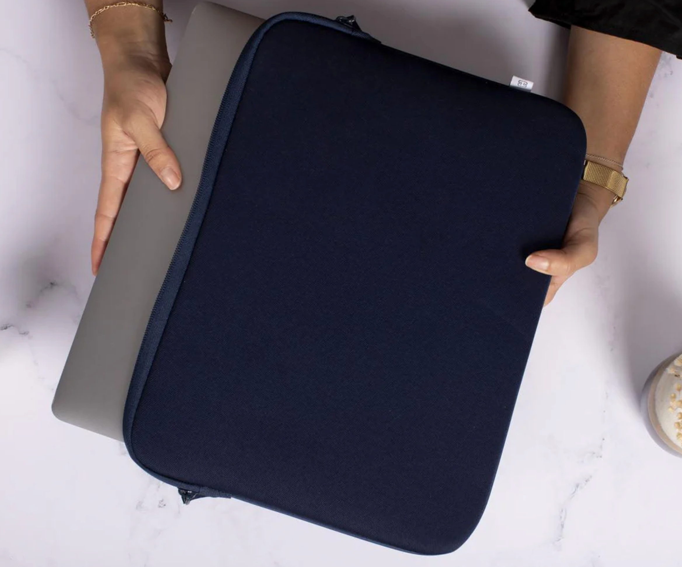 MW Life Sleeve MacBook Air 15" suojakotelo, Basics 2Life, tumman sininen