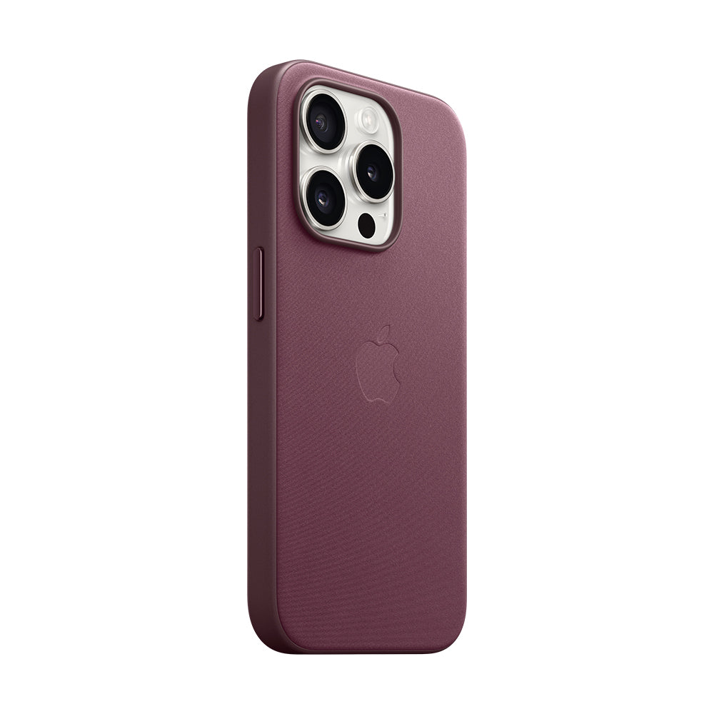 iPhone 15 Pron FineWoven-kuori MagSafella - mulperinpunainen